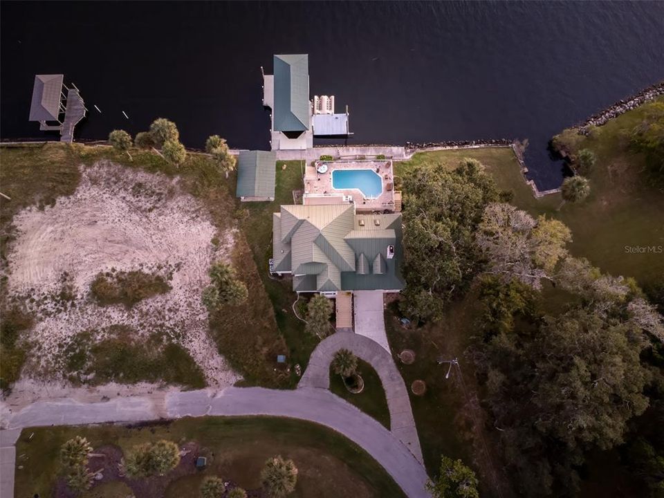 На продажу: $3,790,000 (4 спален, 2 ванн, 2965 Квадратных фут)