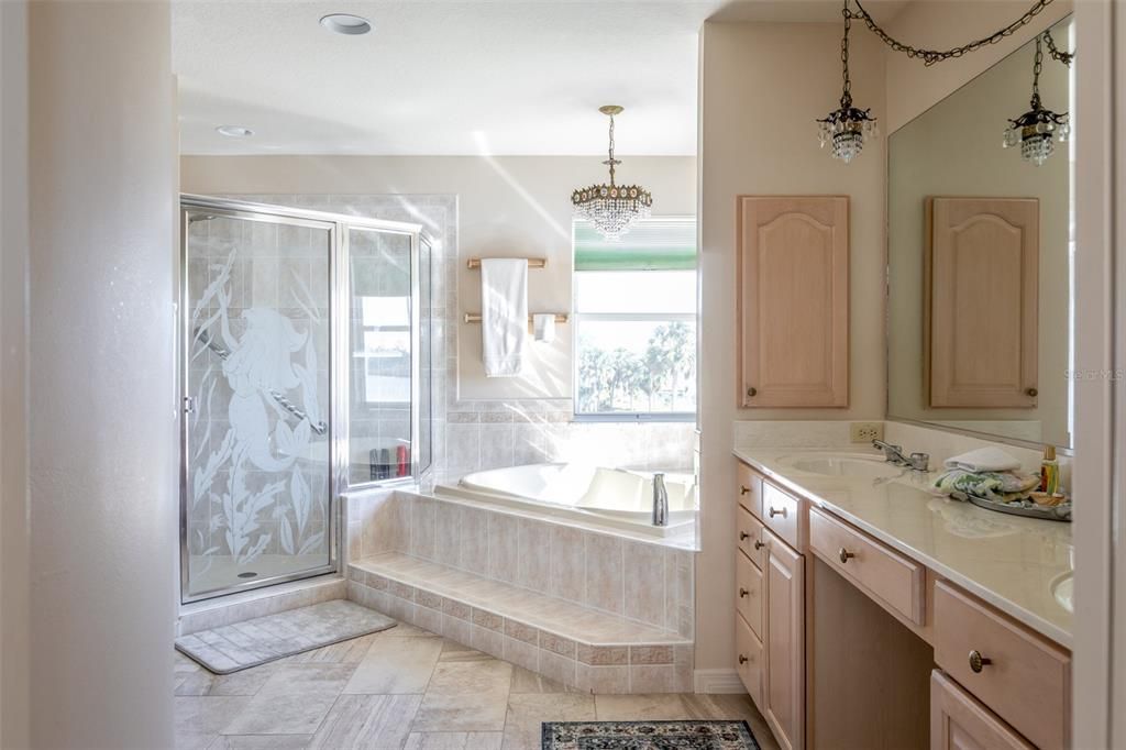 На продажу: $3,790,000 (4 спален, 2 ванн, 2965 Квадратных фут)