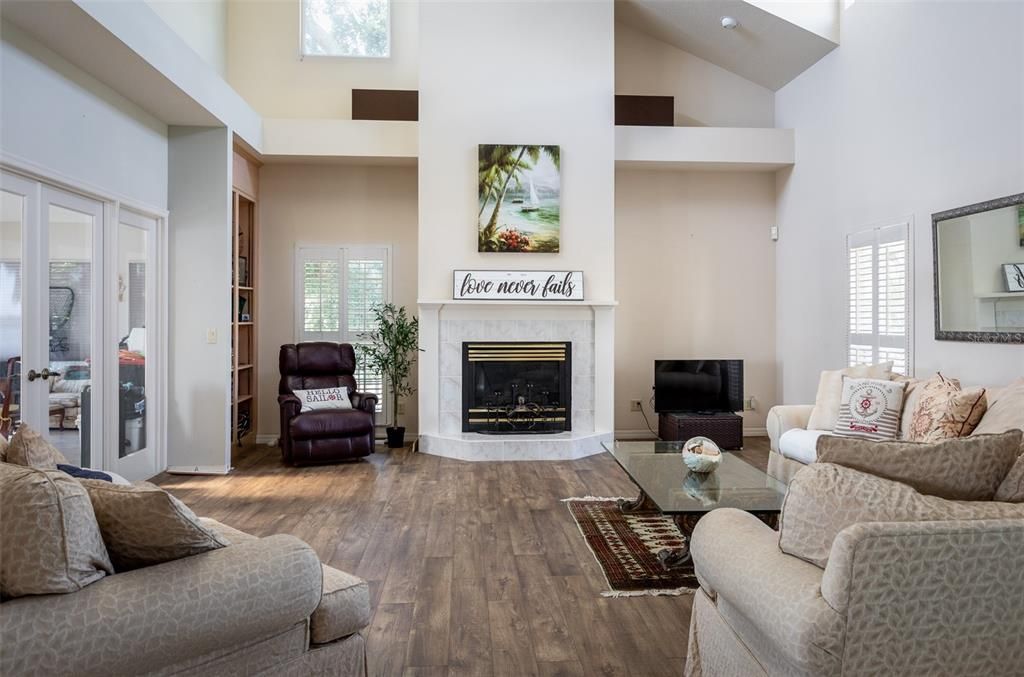 На продажу: $3,790,000 (4 спален, 2 ванн, 2965 Квадратных фут)