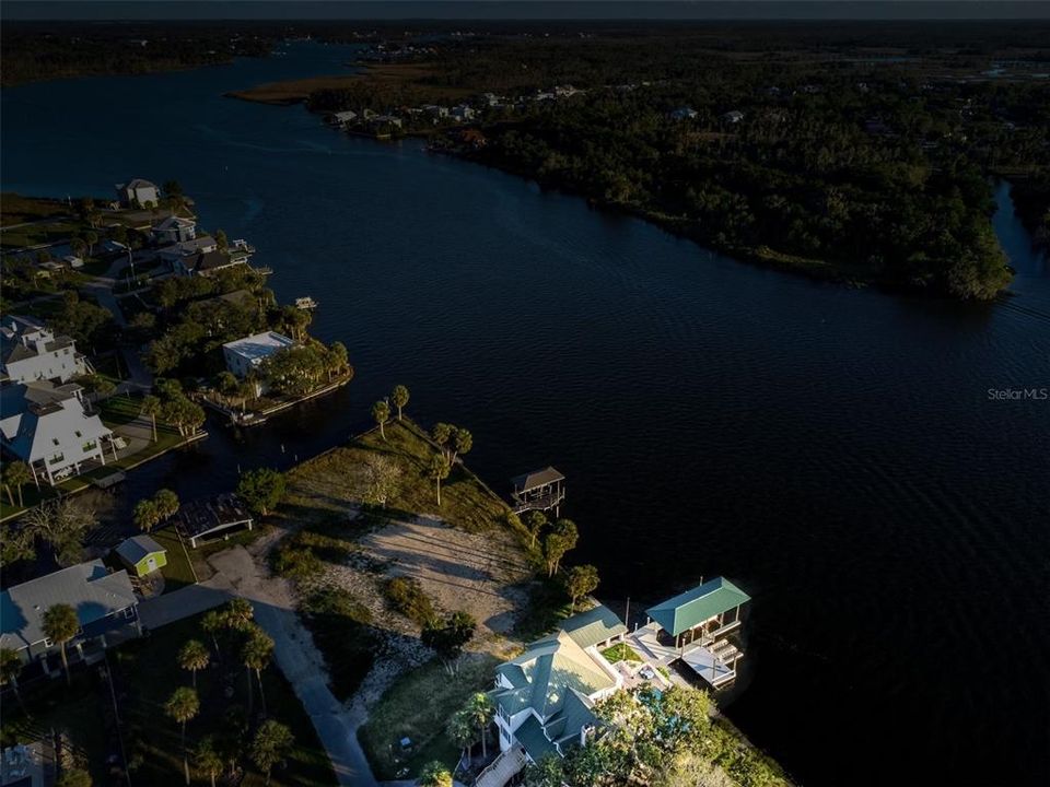 На продажу: $3,790,000 (4 спален, 2 ванн, 2965 Квадратных фут)