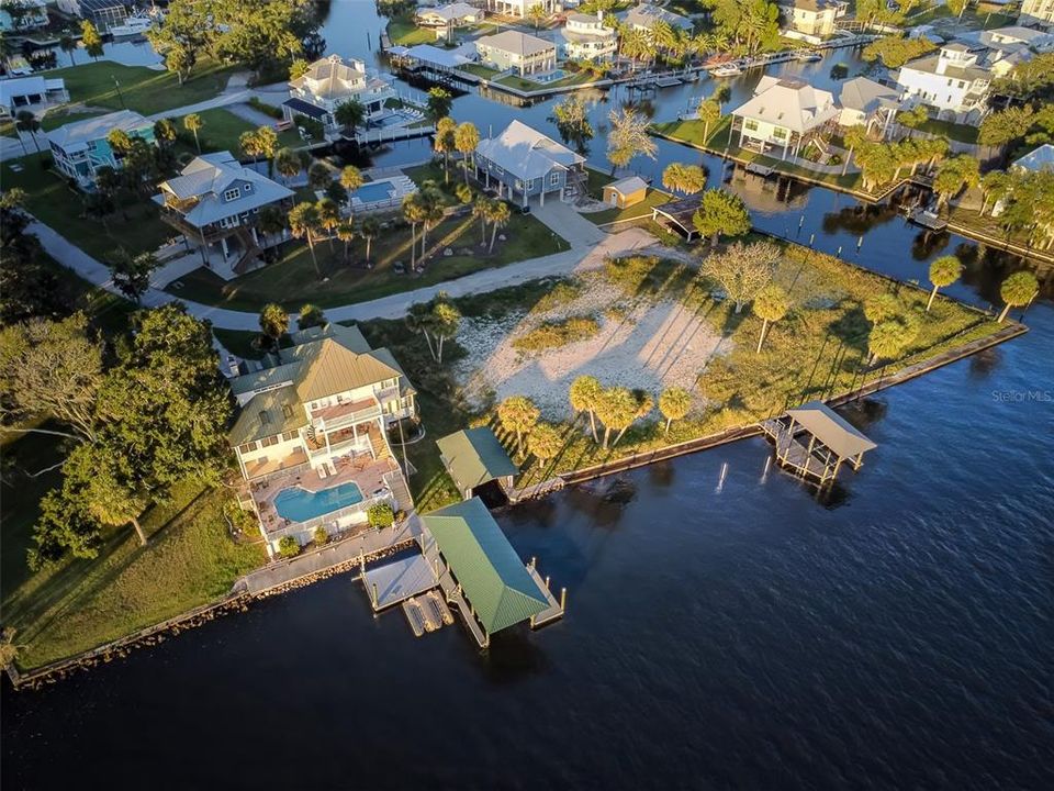 На продажу: $3,790,000 (4 спален, 2 ванн, 2965 Квадратных фут)