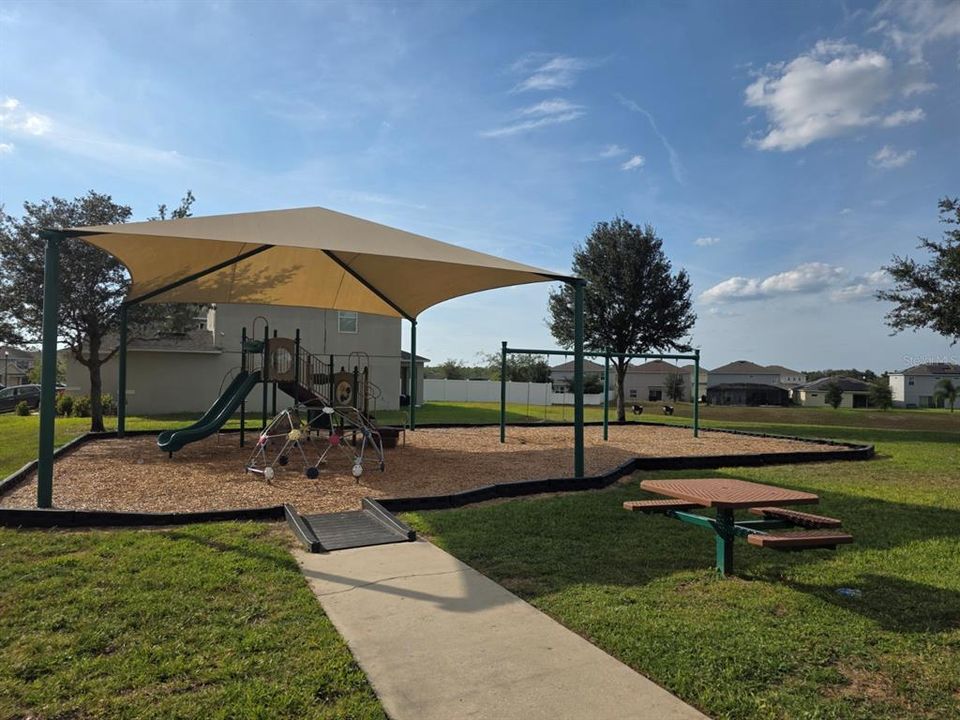 For Rent: $2,900 (5 beds, 3 baths, 2470 Square Feet)