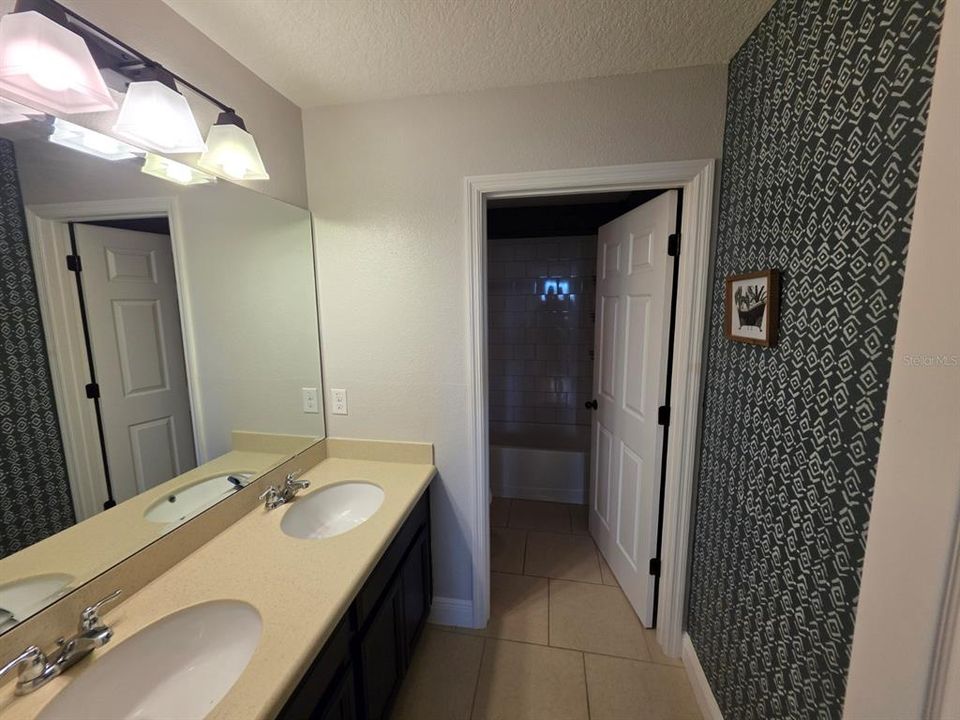 For Rent: $2,900 (5 beds, 3 baths, 2470 Square Feet)