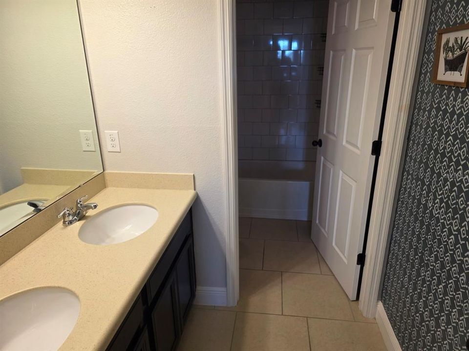 For Rent: $2,900 (5 beds, 3 baths, 2470 Square Feet)