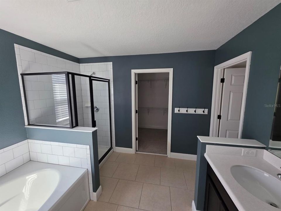 For Rent: $2,900 (5 beds, 3 baths, 2470 Square Feet)