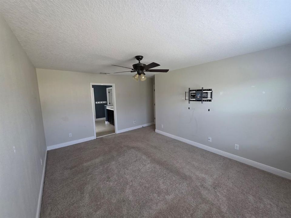 For Rent: $2,900 (5 beds, 3 baths, 2470 Square Feet)