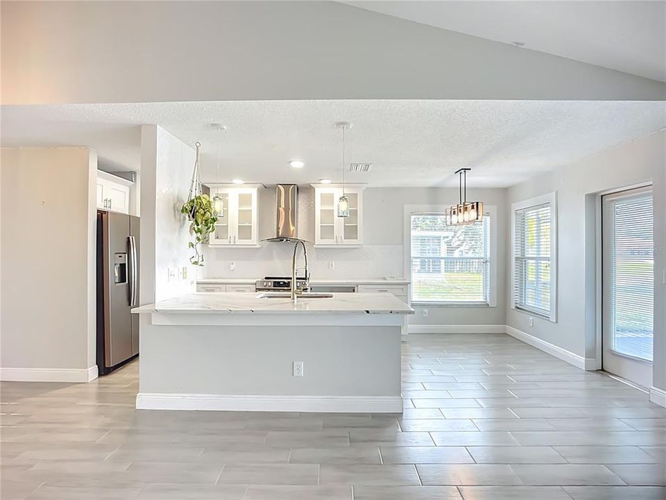 待售: $379,000 (3 贝兹, 2 浴室, 1586 平方英尺)