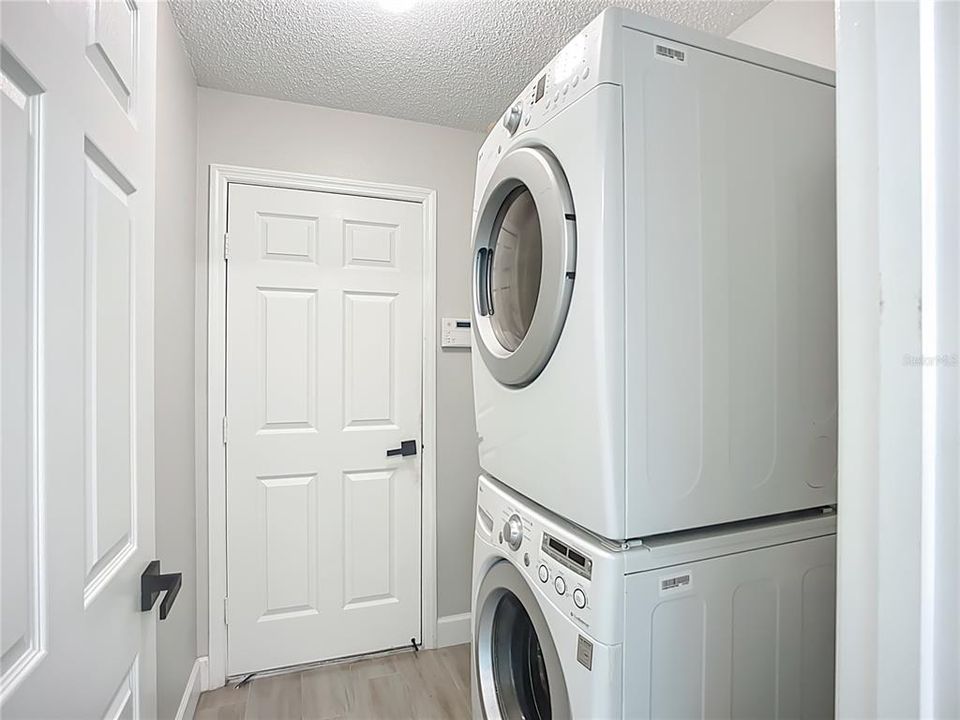 待售: $379,000 (3 贝兹, 2 浴室, 1586 平方英尺)