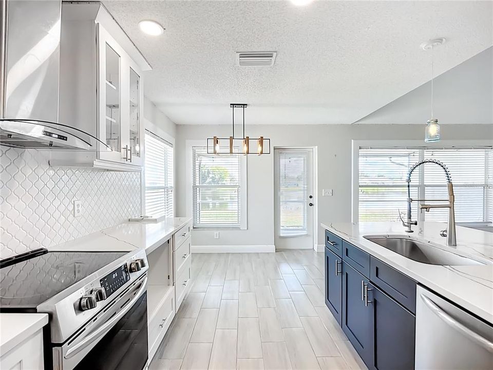 待售: $379,000 (3 贝兹, 2 浴室, 1586 平方英尺)