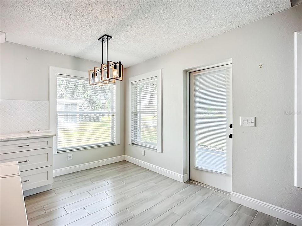 待售: $379,000 (3 贝兹, 2 浴室, 1586 平方英尺)