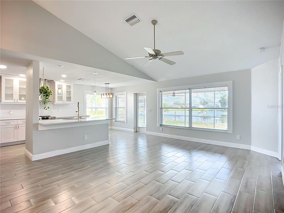 待售: $379,000 (3 贝兹, 2 浴室, 1586 平方英尺)