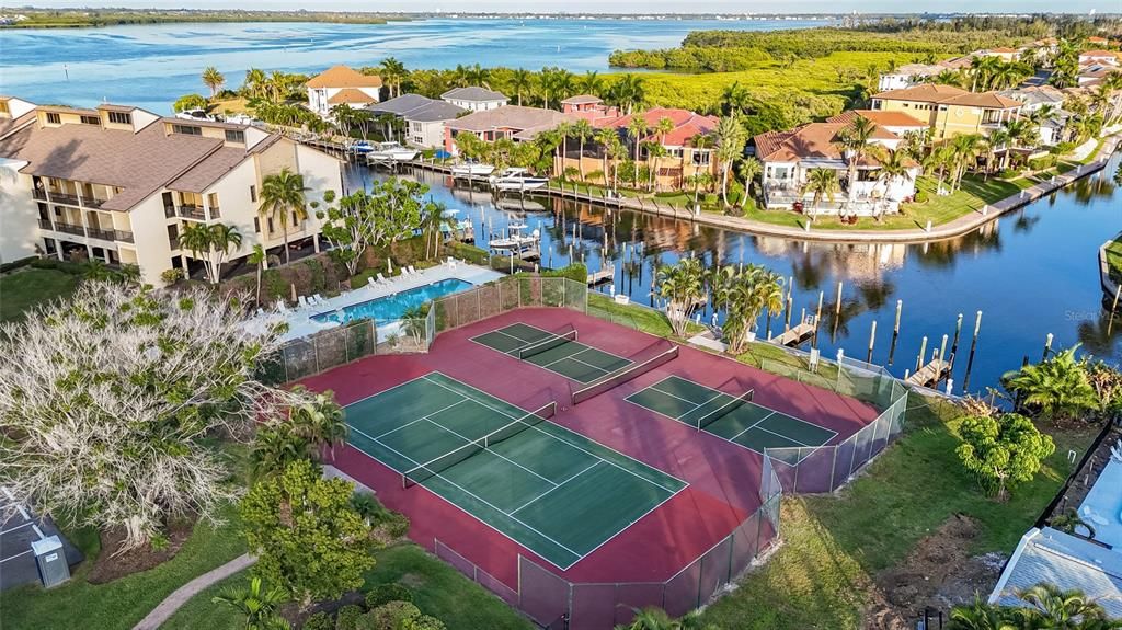 待售: $899,000 (3 贝兹, 2 浴室, 2156 平方英尺)