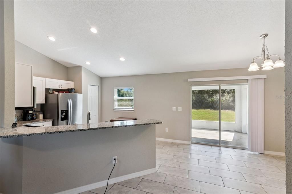 For Sale: $270,000 (3 beds, 2 baths, 1284 Square Feet)