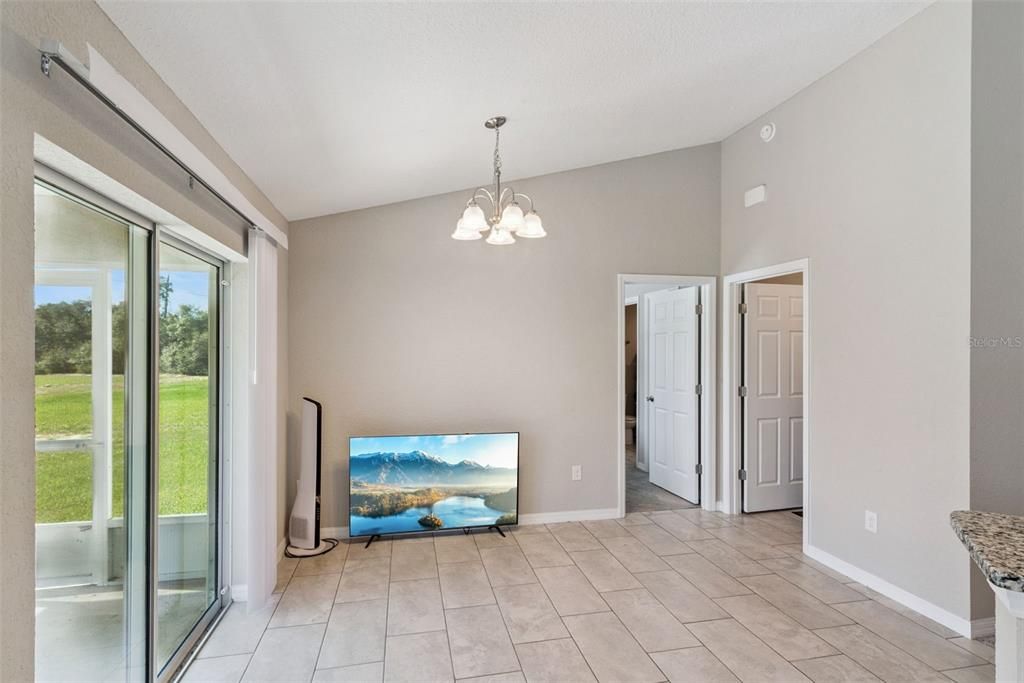 For Sale: $270,000 (3 beds, 2 baths, 1284 Square Feet)