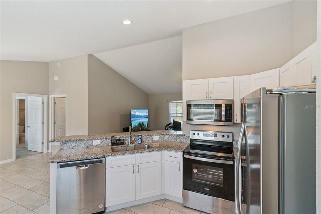 For Sale: $270,000 (3 beds, 2 baths, 1284 Square Feet)