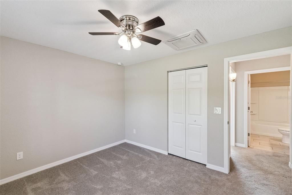 For Sale: $270,000 (3 beds, 2 baths, 1284 Square Feet)