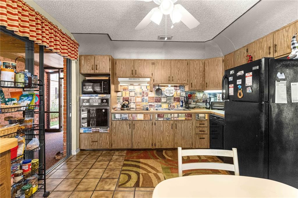 待售: $183,900 (2 贝兹, 1 浴室, 1015 平方英尺)