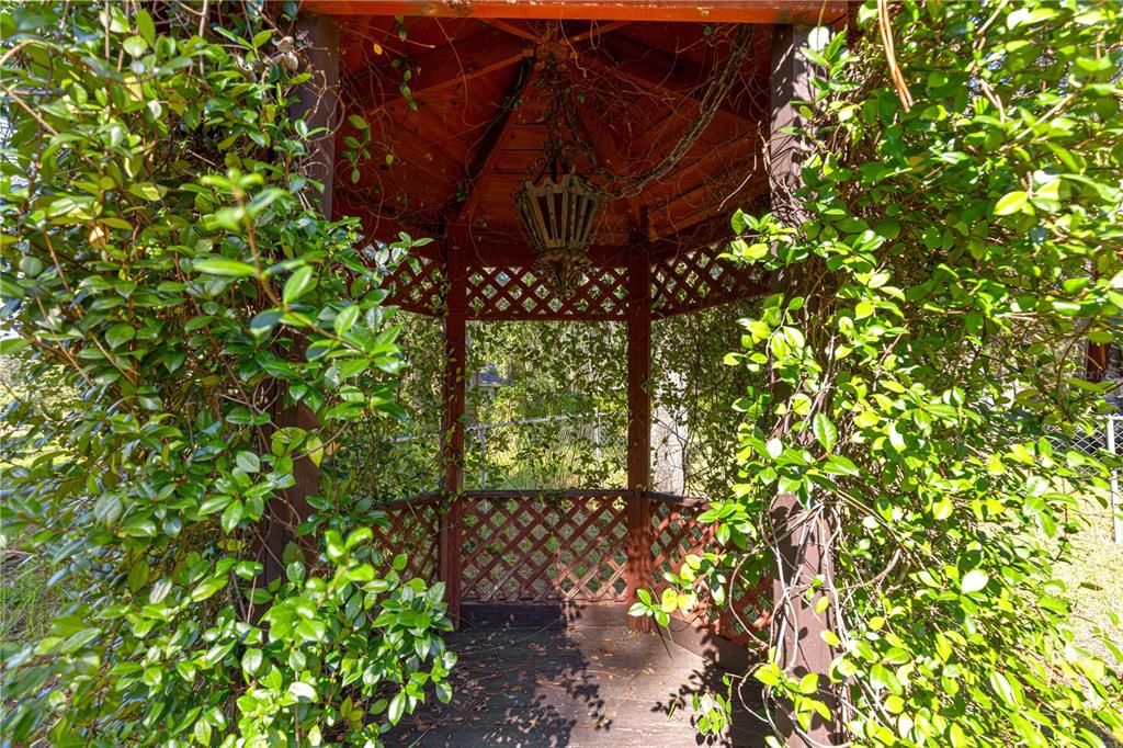 待售: $183,900 (2 贝兹, 1 浴室, 1015 平方英尺)