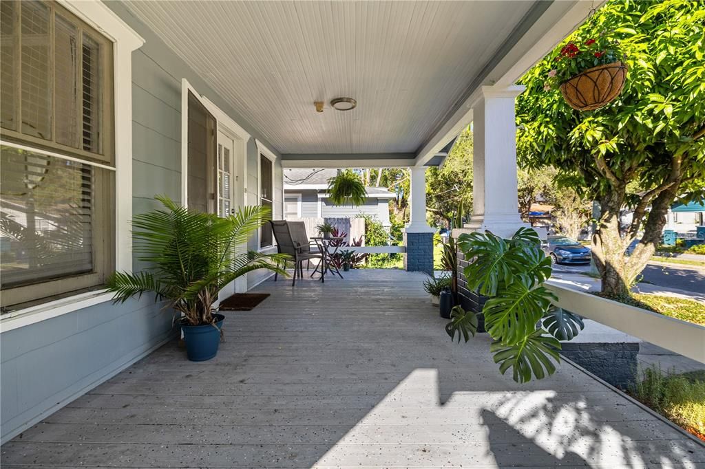 For Sale: $394,990 (3 beds, 1 baths, 1087 Square Feet)