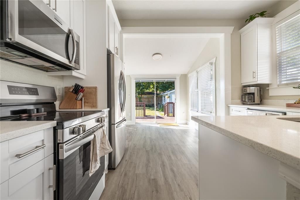 For Sale: $394,990 (3 beds, 1 baths, 1087 Square Feet)