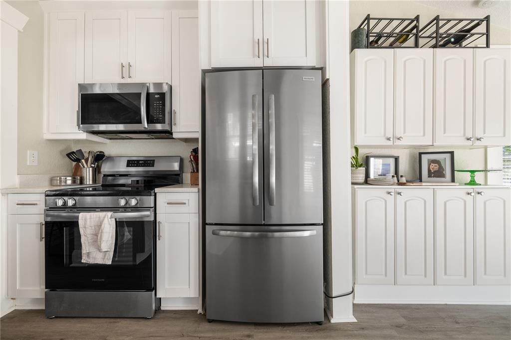 For Sale: $394,990 (3 beds, 1 baths, 1087 Square Feet)