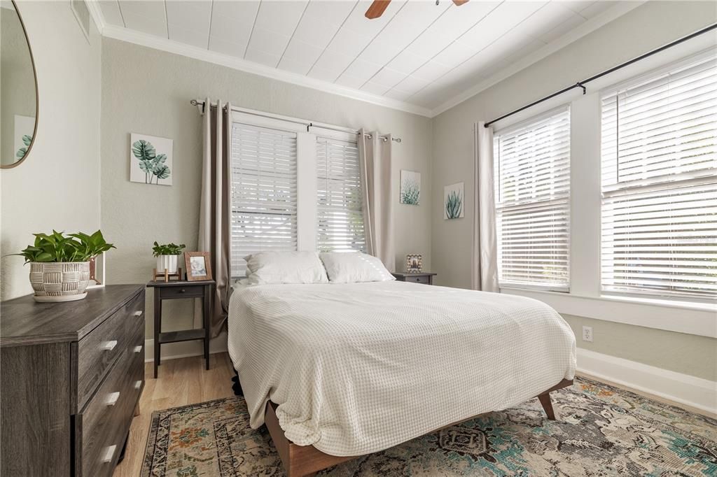 For Sale: $394,990 (3 beds, 1 baths, 1087 Square Feet)