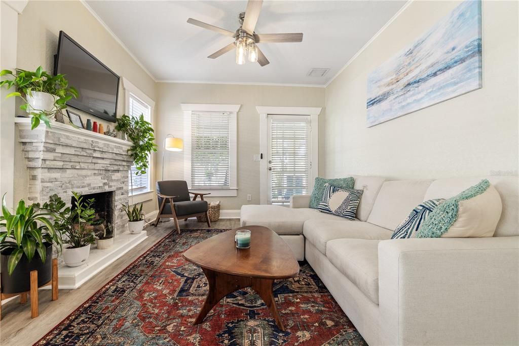 For Sale: $394,990 (3 beds, 1 baths, 1087 Square Feet)