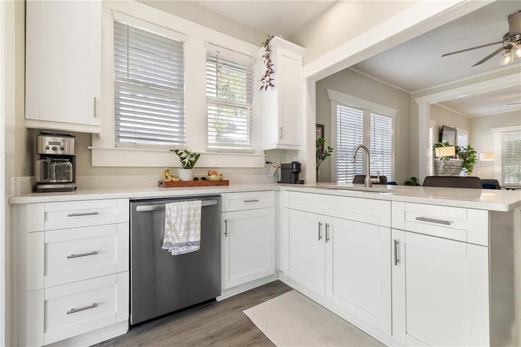 For Sale: $394,990 (3 beds, 1 baths, 1087 Square Feet)