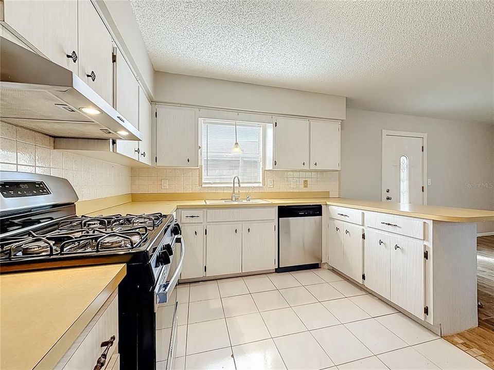 待售: $384,999 (2 贝兹, 2 浴室, 1508 平方英尺)