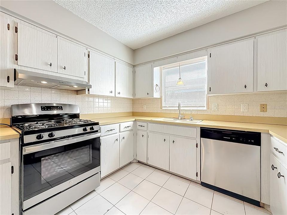 待售: $384,999 (2 贝兹, 2 浴室, 1508 平方英尺)