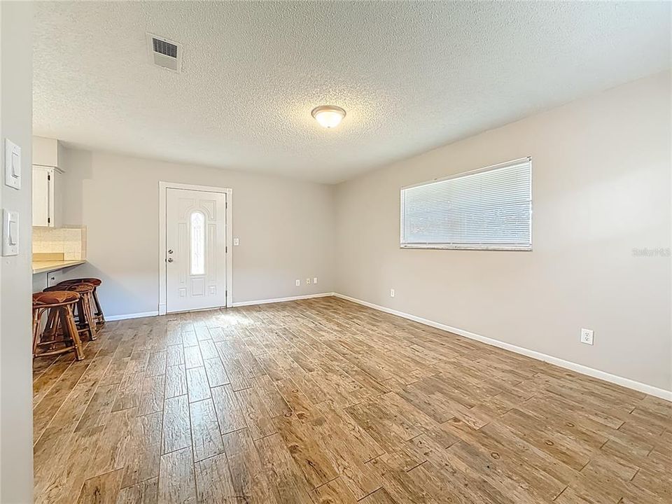 待售: $384,999 (2 贝兹, 2 浴室, 1508 平方英尺)