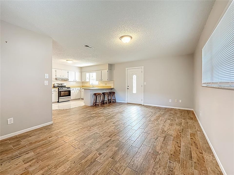 待售: $384,999 (2 贝兹, 2 浴室, 1508 平方英尺)