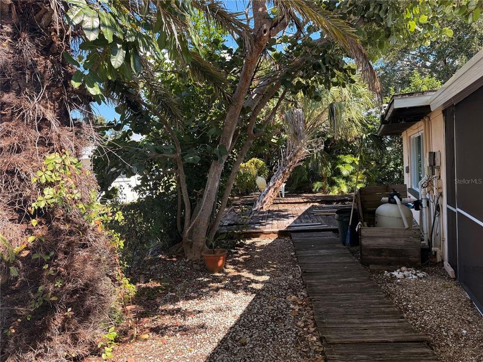 For Sale: $549,000 (2 beds, 2 baths, 1331 Square Feet)