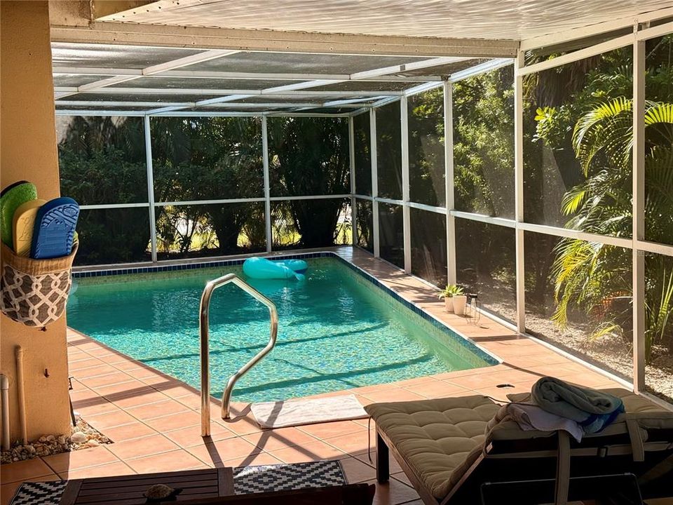 For Sale: $549,000 (2 beds, 2 baths, 1331 Square Feet)