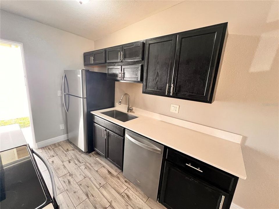 For Rent: $1,399 (2 beds, 1 baths, 660 Square Feet)
