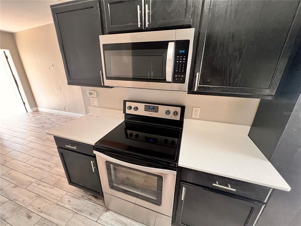For Rent: $1,399 (2 beds, 1 baths, 660 Square Feet)