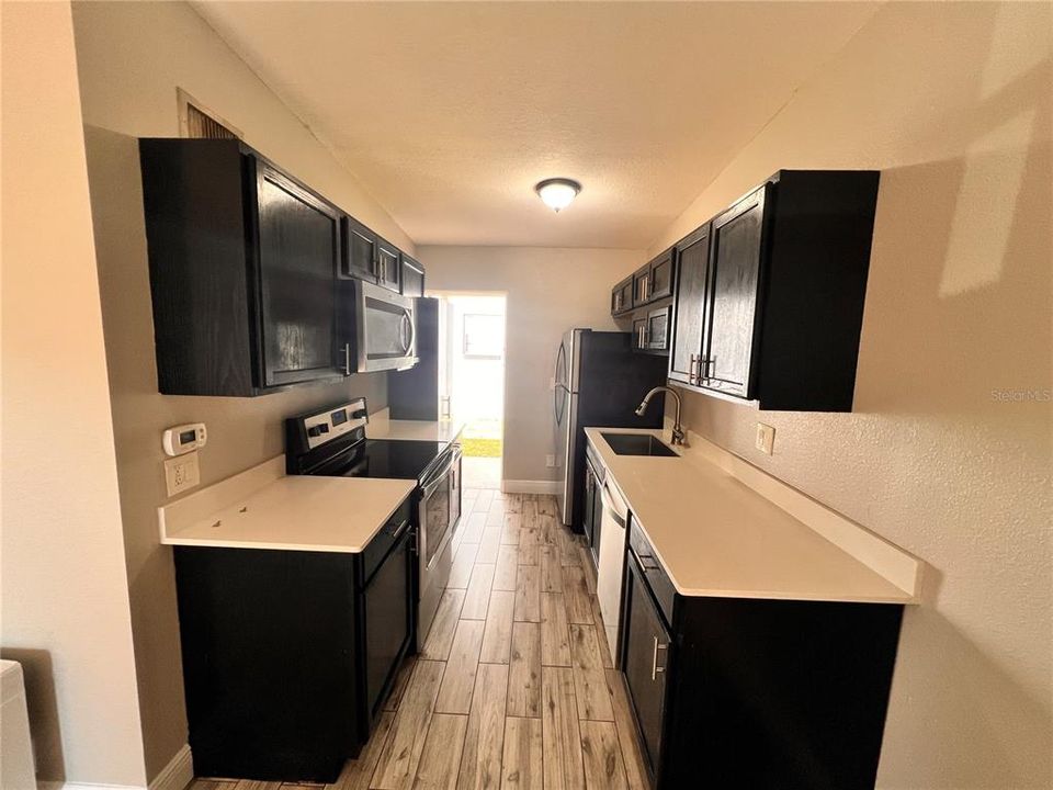 For Rent: $1,399 (2 beds, 1 baths, 660 Square Feet)
