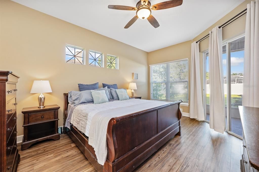 合同活跃: $525,000 (4 贝兹, 3 浴室, 2252 平方英尺)