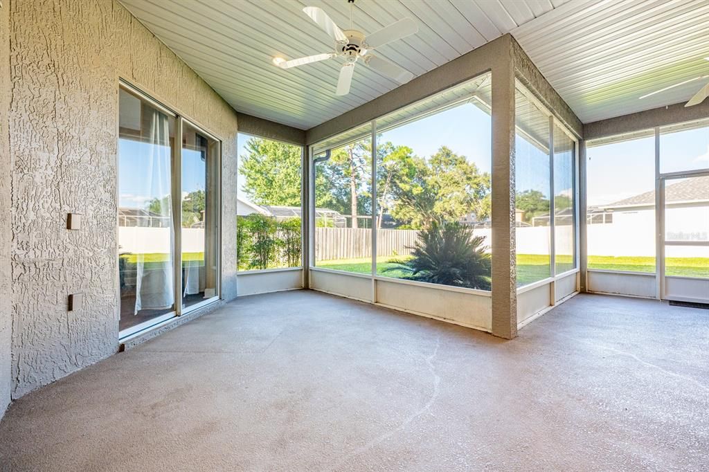 合同活跃: $525,000 (4 贝兹, 3 浴室, 2252 平方英尺)