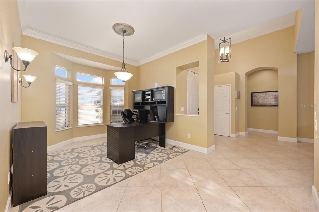 合同活跃: $525,000 (4 贝兹, 3 浴室, 2252 平方英尺)