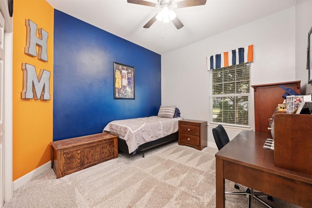 合同活跃: $525,000 (4 贝兹, 3 浴室, 2252 平方英尺)