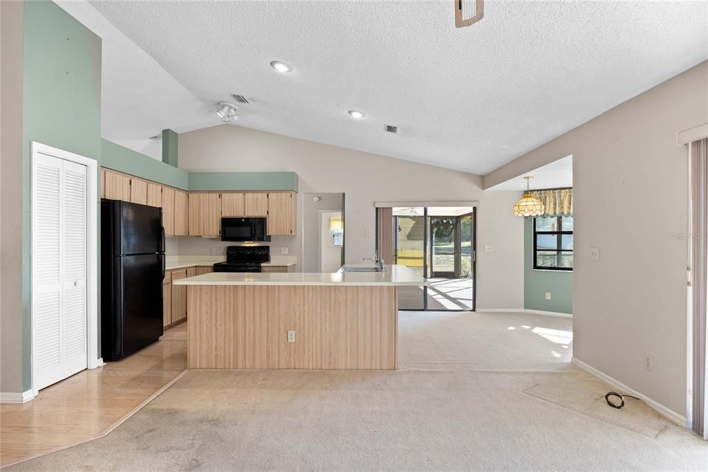 For Sale: $340,000 (3 beds, 2 baths, 1837 Square Feet)