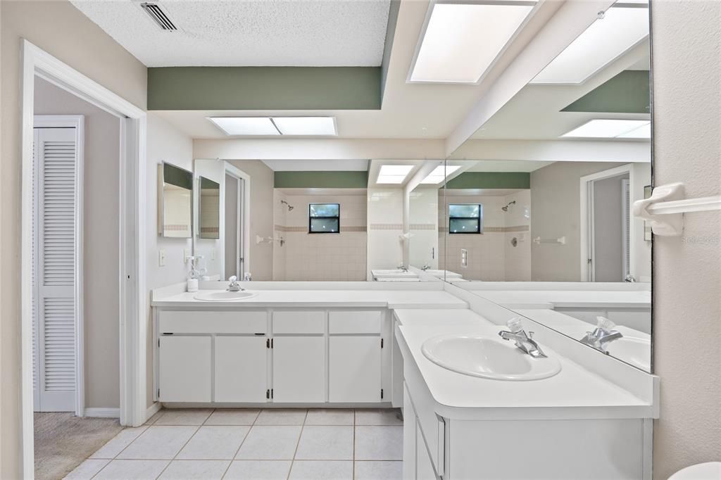 For Sale: $340,000 (3 beds, 2 baths, 1837 Square Feet)