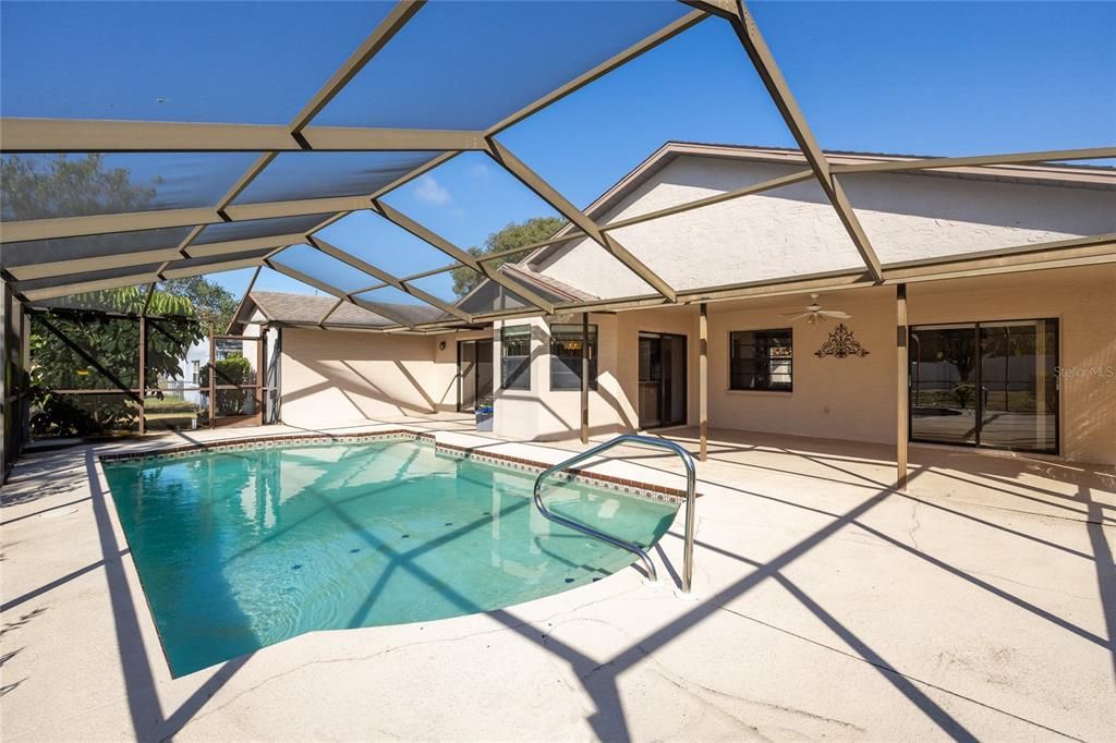 For Sale: $340,000 (3 beds, 2 baths, 1837 Square Feet)