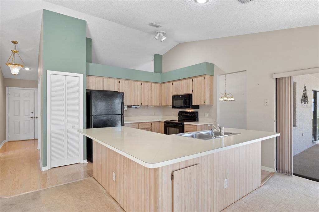 For Sale: $340,000 (3 beds, 2 baths, 1837 Square Feet)