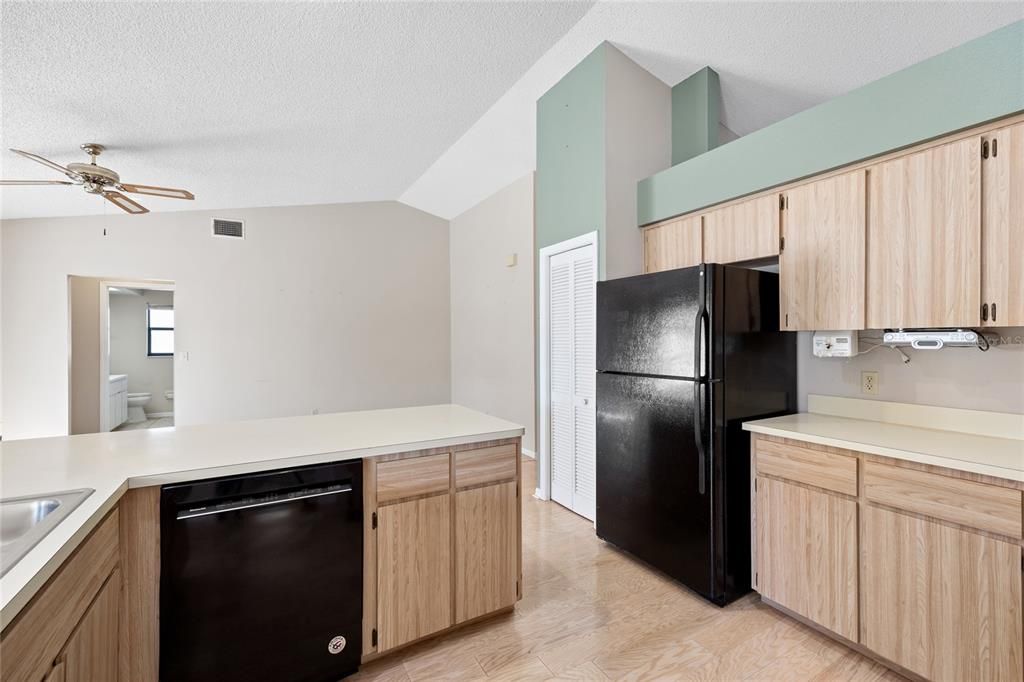 For Sale: $340,000 (3 beds, 2 baths, 1837 Square Feet)
