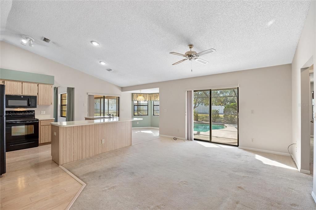 For Sale: $340,000 (3 beds, 2 baths, 1837 Square Feet)