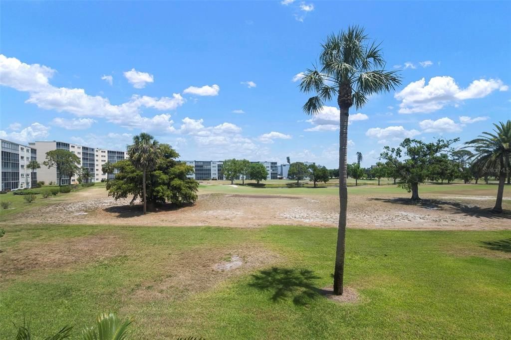 待售: $139,900 (1 贝兹, 1 浴室, 765 平方英尺)