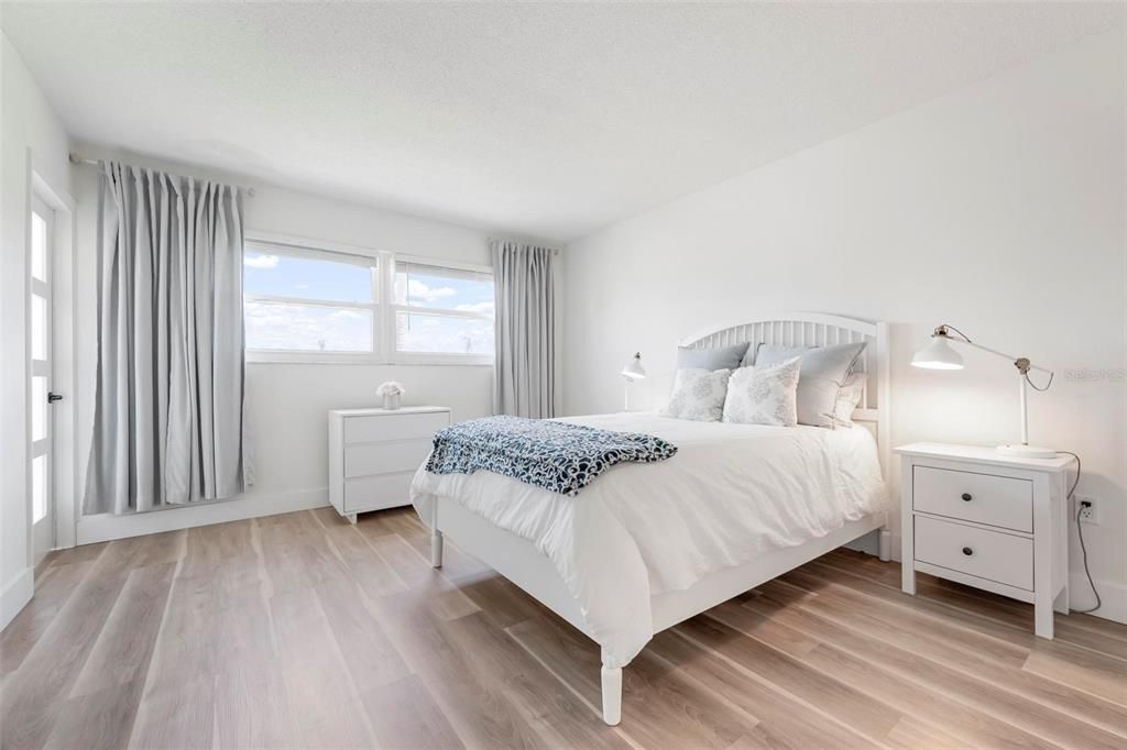 待售: $139,900 (1 贝兹, 1 浴室, 765 平方英尺)