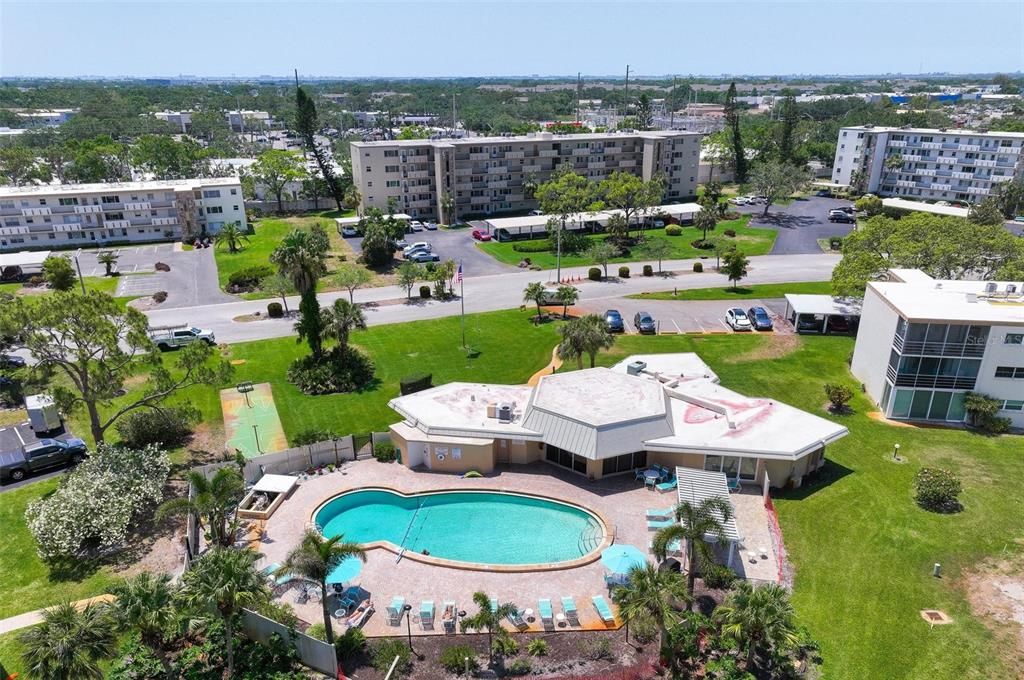 待售: $139,900 (1 贝兹, 1 浴室, 765 平方英尺)